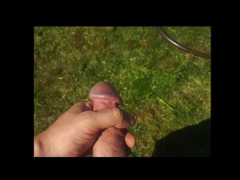 ❤️ Hot hottie ökölbe szorította a rózsaszín punciját, és egy spriccelővel elélvezett a nyári kertben Pornó videó at hu.xxxdeutschepornos.ru ️❤